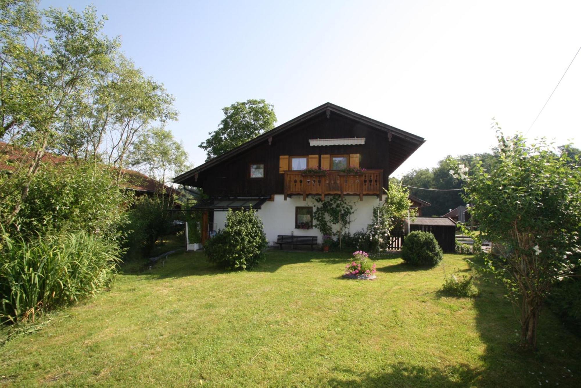 Bachbauernhof Apartment Bayerisch Gmain Ngoại thất bức ảnh
